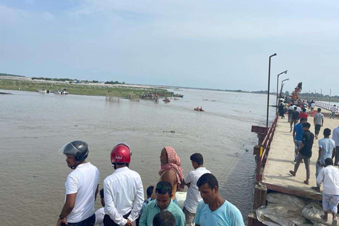 10 missing in India boat accident